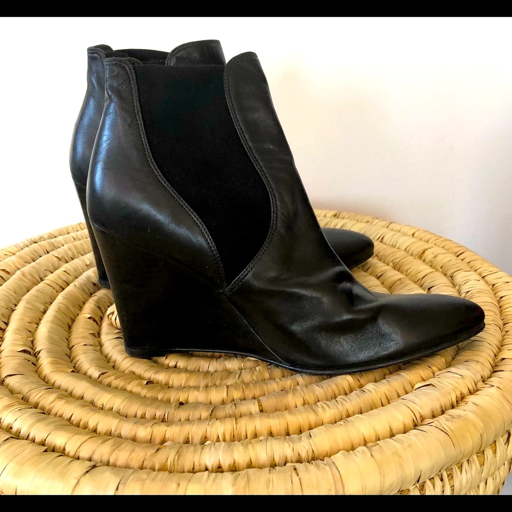 STUART WEITZMAN ANGLE BOOTS